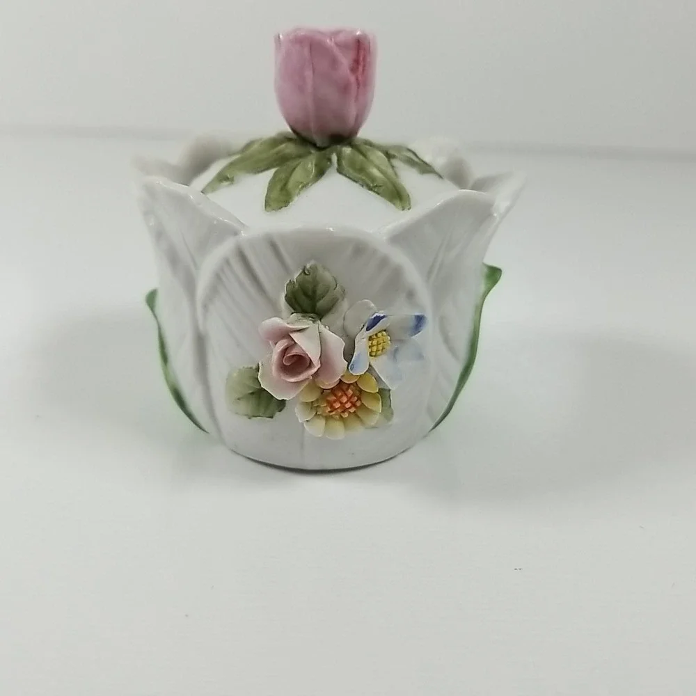 Vintage Flower Shape Trinket Box With 3D Flowers